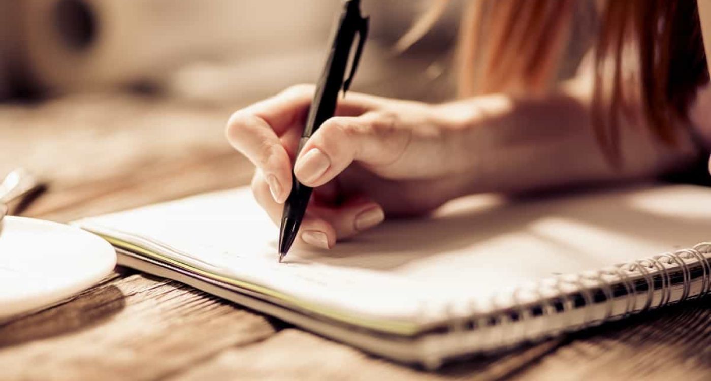 Scrivere a mano è importante per la memoria e l'apprendimento.