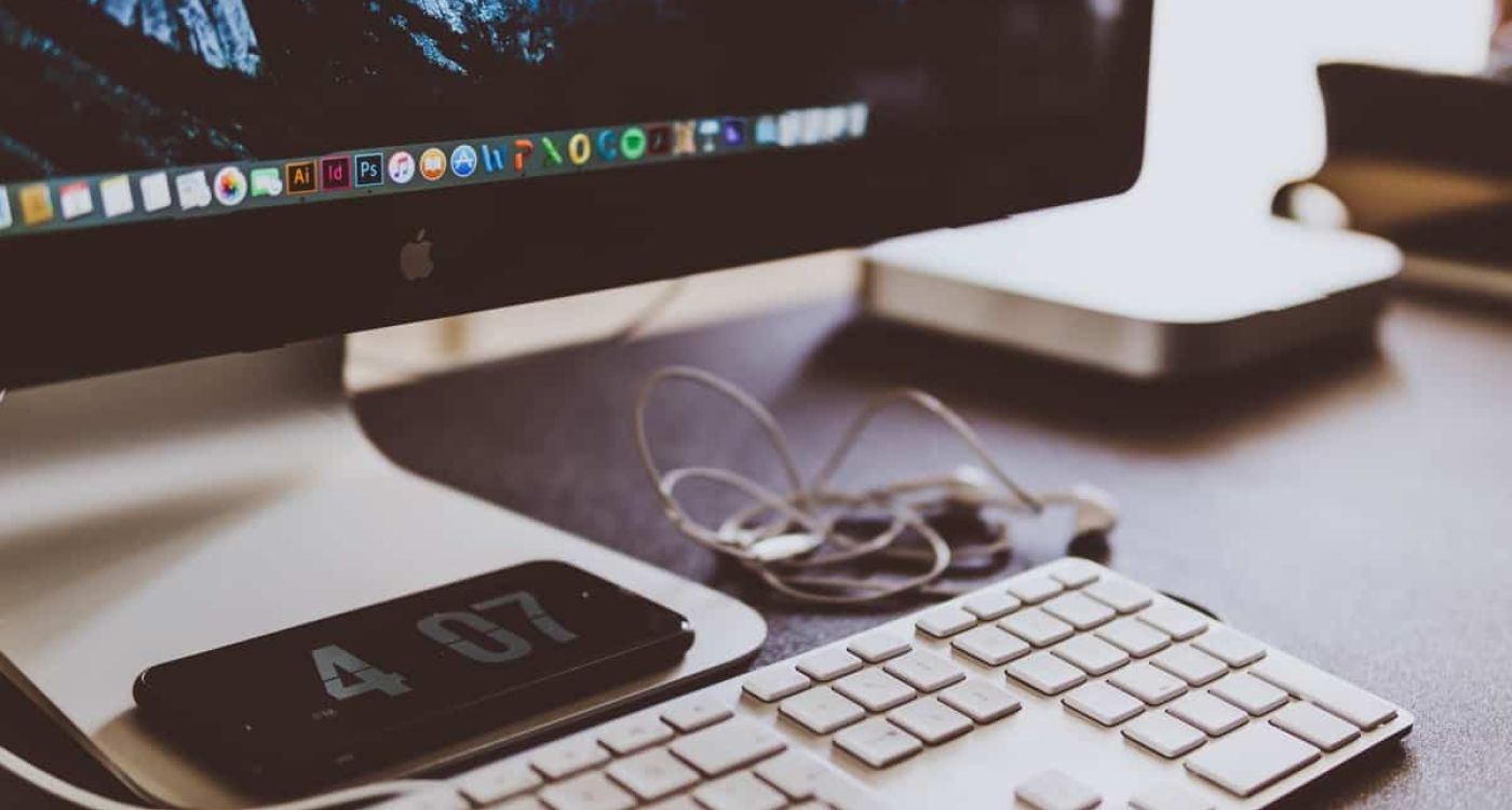 Utilizzare i social media per fare storytelling significa innanzitutto partire dalla costruzione di una strategia. L'obiettivo principale è raccogliere all'interno di una narrazione complessiva tutti quei messaggi e contenuti che altrimenti si disperderebbero su più piattaforme. Facebook, Instagram, Linkedin, Pinterest, YouTube, invece, devono essere messi in condizione di diventare strumenti che lavorano in modo congiunto per costruire un messaggio più grande.